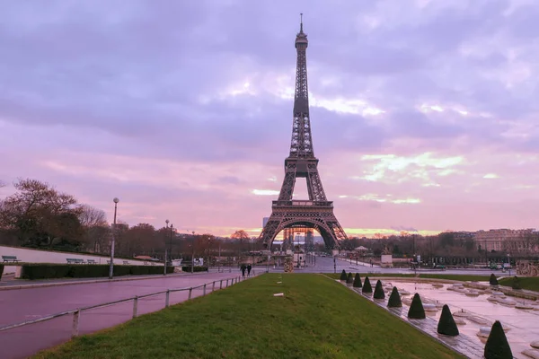 Parijs Frankrijk December 2020 Uitzicht Eiffeltoren Bij Zonsopkomst Zonsondergang Dramatische — Stockfoto