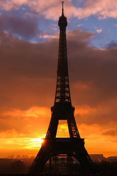 Paris Frankreich Dezember 2020 Blick Auf Den Eiffelturm Bei Sonnenaufgang — Stockfoto