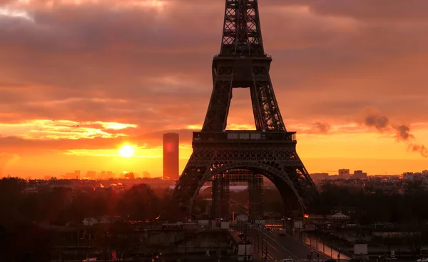 Paryż Francja Grudnia 2020 Widok Wieżę Eiffla Wschodzie Lub Zachodzie — Zdjęcie stockowe