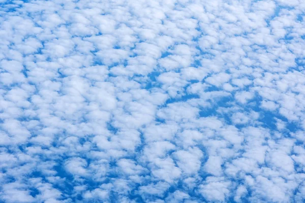 Látványos Kilátás Naplementére Felhők Felett Repülőgép Ablakából — Stock Fotó