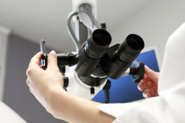 Laryngologist. Test işitme.