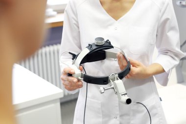 Laryngologist. Test işitme.