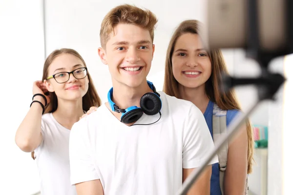 Selfie grupo de amigos — Foto de Stock