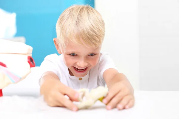 Anatomi av ett barn på biologi lektion. — Stockfoto