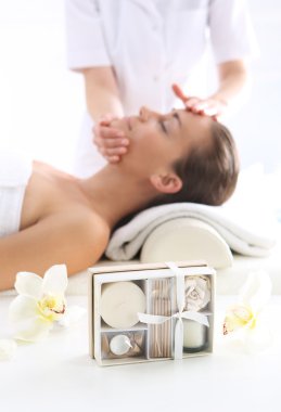 Spa, kaplıca - kadına Masaj