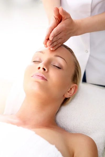 Massage on the third eye, brow chakra — Stock Photo, Image