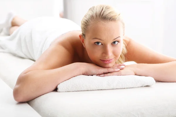 Woman in a beauty salon — Stock Photo, Image