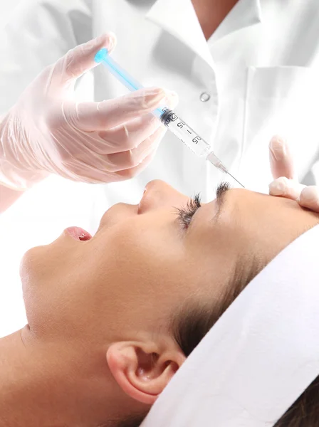 Riduzione delle rughe, iniezione delle rughe del leone Botox — Foto Stock