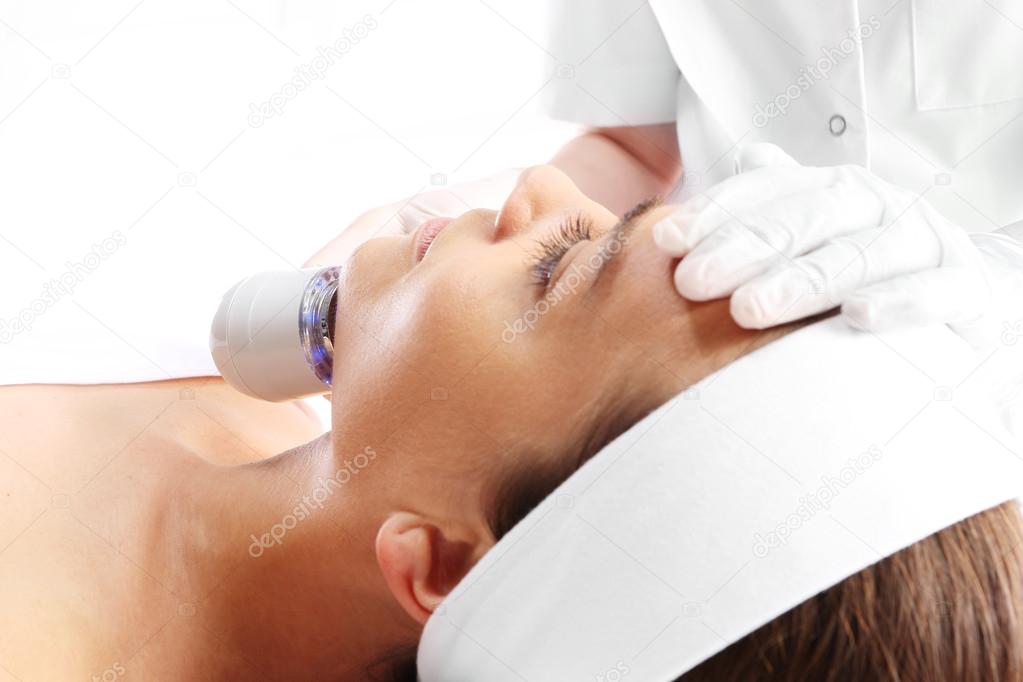 Sloping oval of the face  Ultrasound beauty treatment