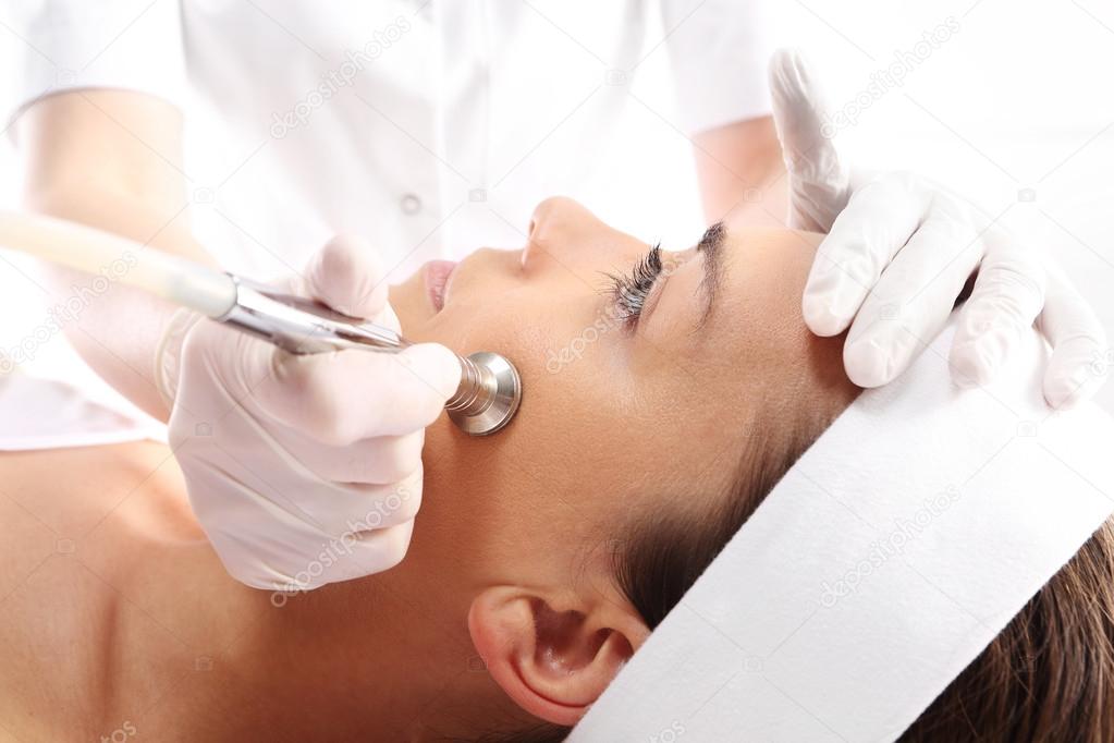 Diamond microdermabrasion