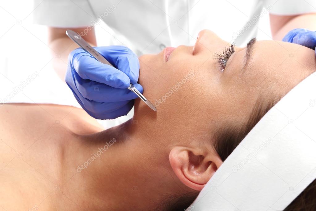 Plastic surgery, facial skin stretching