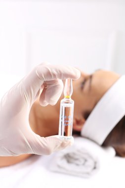 Vitamini kokteyl yüze uygulanan