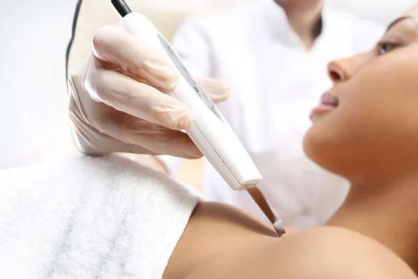 Peeling, ultrasound, woman at vanity — Stock Photo, Image