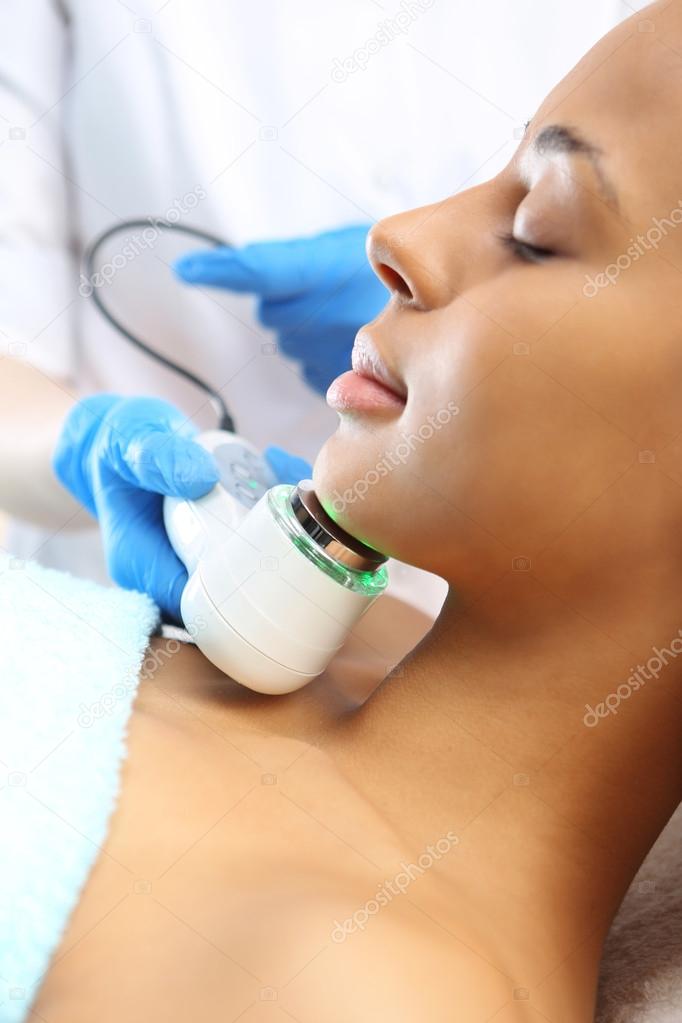 Ultrasound, a woman in the beauty salon