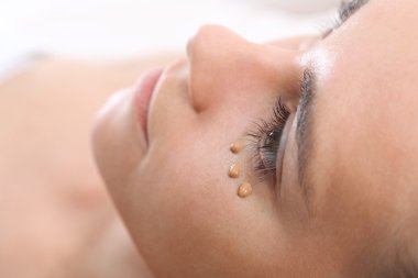 Makyaj. Gölgeler, opak kapatıcı geçiş