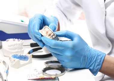 Ortodontist ortodontik kemer teller virajlı