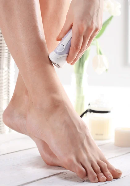 Leg hair removal — Stock Photo, Image