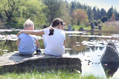 Önemli değil, kardeşim! Size yardımcı olacaktır
