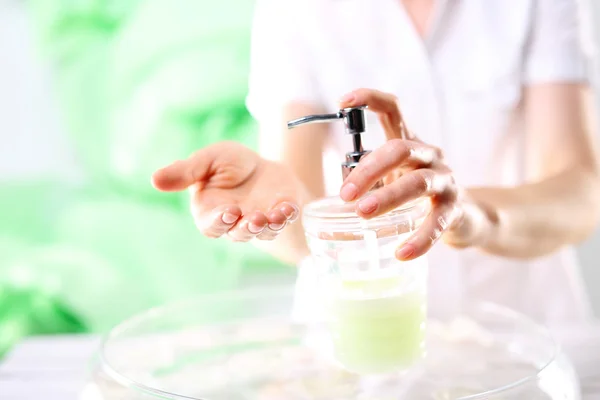 Creamy soap, clean skin — Stock Photo, Image