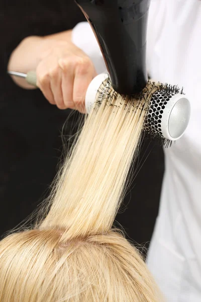 Hairdresser  dry hair — Stock Photo, Image