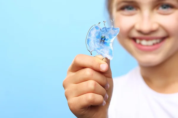 Ortodoncia, hermosa sonrisa . — Foto de Stock