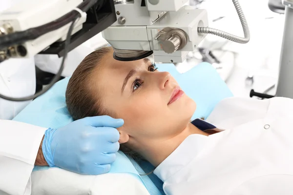 Clinica oculare, correzione della visione laser . — Foto Stock