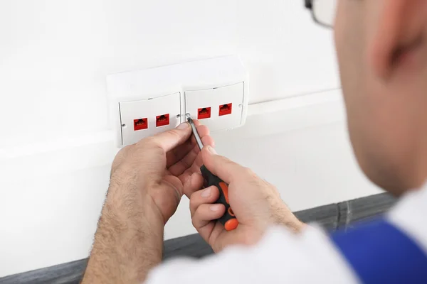 Screw the socket Internet — Stock Photo, Image