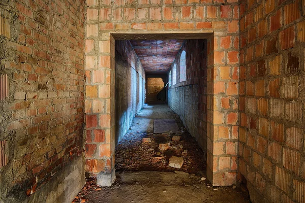 Terk edilmiş bir otel