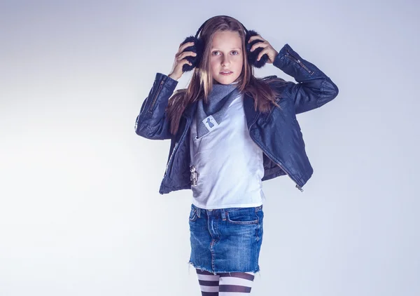 Young teenager girl posing — Stock Photo, Image