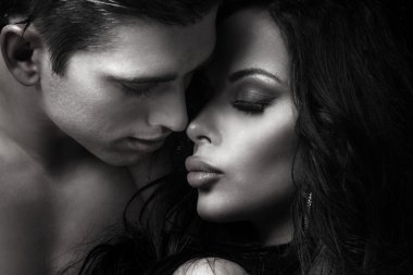 güzel çift öpüşme.