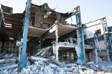 Sanayi Binaları terk