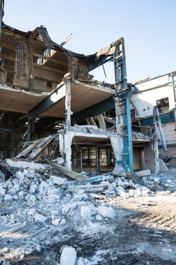 Sanayi Binaları terk