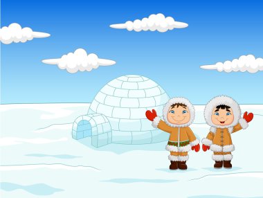 Eskimo evi ile geleneksel Eskimo kostüm giyen küçük çocuklar