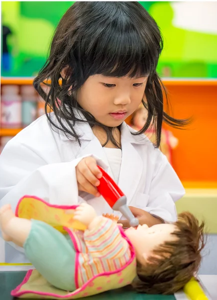 Doktor işgal rol oynama kız