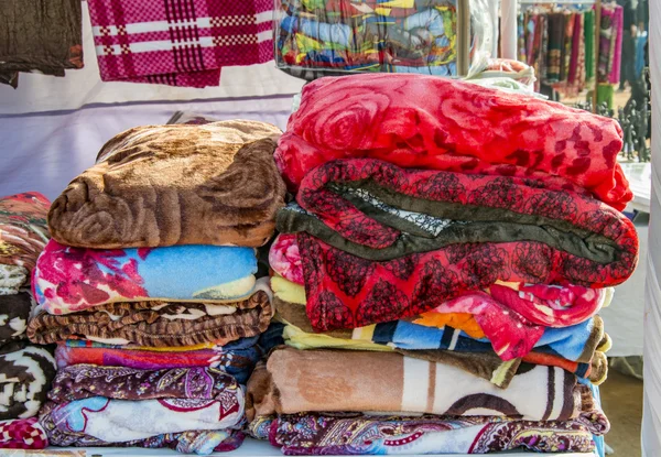 Warme Tücher im Angebot — Stockfoto