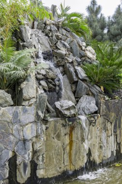 Süs yapay şelale Park.