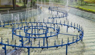 Çeşme sistemi ve su sprey