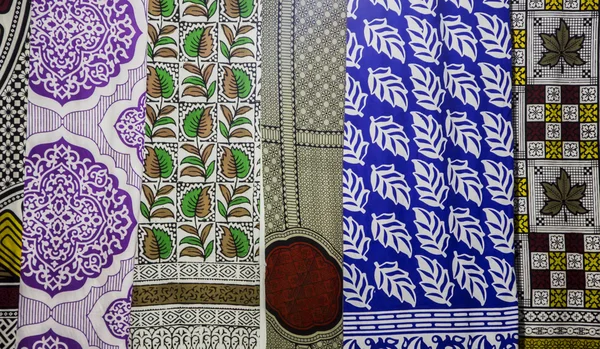 Текстильний візерунок на бавовняному одязі — стокове фото