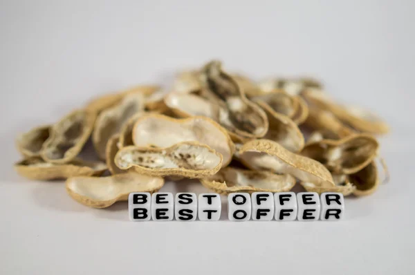 Melhor texto oferta com cascas de amendoim — Fotografia de Stock