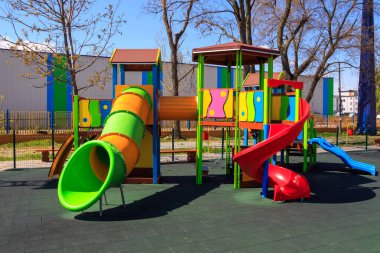 Bahar zamanı açık hava eğlence parkı