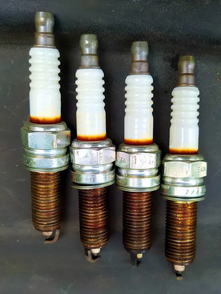 Araba işten sonra bujiler