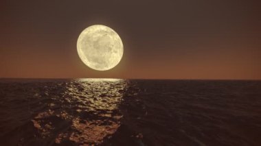 Okyanus üzerinden moon.