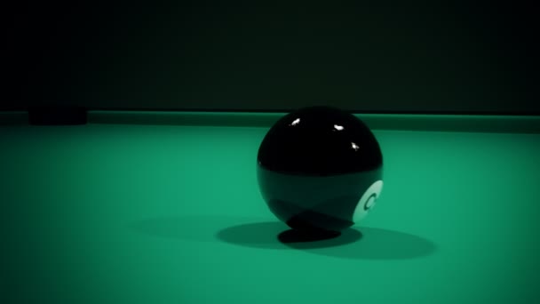 Boule de billard noire sur l'appât vert d'une table de billard — Video