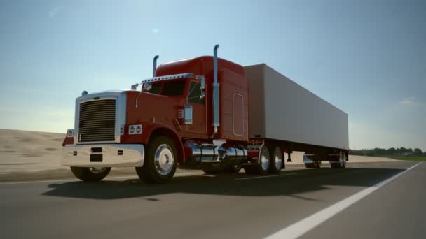 18 колесных грузовиков на дороге — стоковое видео