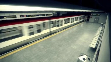 metro tren istasyonu