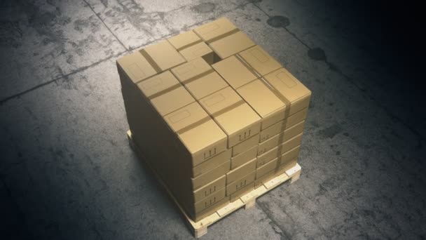 Stack lepenkových krabic na dřevěné paletě — Stock video