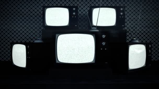 Vecchi set TV a colori retrò con antenna — Video Stock