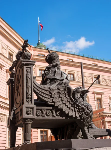 Памятник императору Павлу I, установленный во дворе замка Святого Михаила. Санкт-Петербург, Россия — стоковое фото
