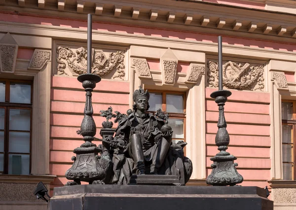 Pomník císaře Paul, nainstaloval na nádvoří hradu St. Michael. Saint-Petersburg, Rusko — Stock fotografie