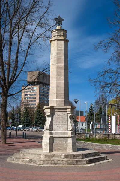 Narva, Estonia. Monument to Soviet soldiers who died in the war of 1941-1945. — Stock Photo, Image